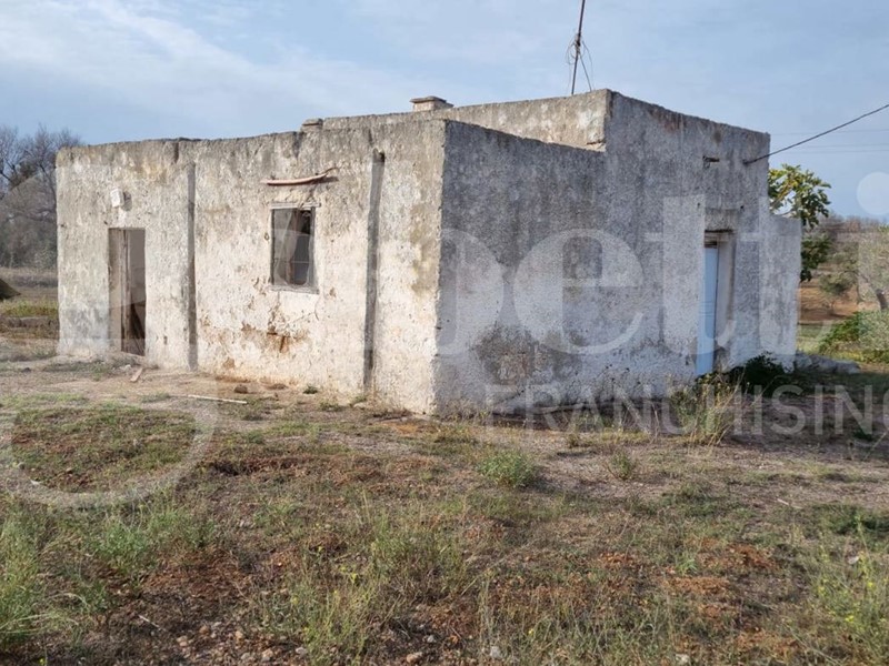 Terreno edificabile in Vendita a Carovigno, 30'000€, 4500 m²