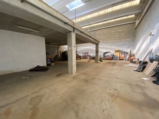 Capannone in Vendita a Cadorago, 250'000&euro;, 480 m²