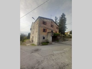 Casa Indipendente in Vendita a Pennabilli, zona Maciano, 95'000&euro;, 322 m², con Box