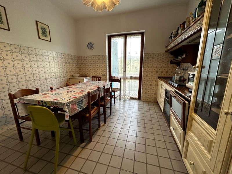 Casa Semi Indipendente in Affitto a Luni, zona Dogana, 1'400€, 200 m², arredato