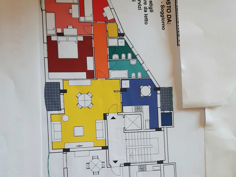 Appartamento in Vendita a Rogliano, zona Stazione, 70'000€, 120 m²