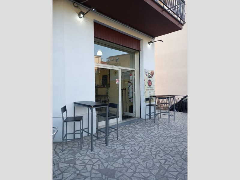 Attività commerciale in Vendita a Corchiano, zona Via Civita Castellana, 15'000€, 80 m²