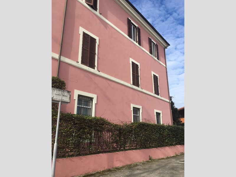 Appartamento in Vendita a Civita Castellana, zona Via Roma, 90'000€