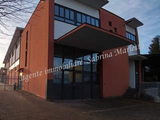 Ufficio in Affitto a Beinasco, 8'600€, 1500 m²