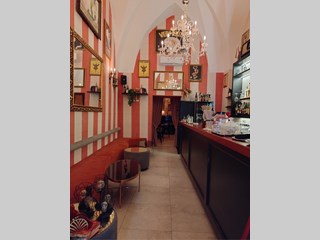 Attività commerciale in Vendita a Leverano, zona Piazza Roma, 95'000€, 100 m²