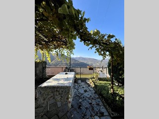 Casa Indipendente in Vendita a Ponna, 47'000€, 140 m², arredato