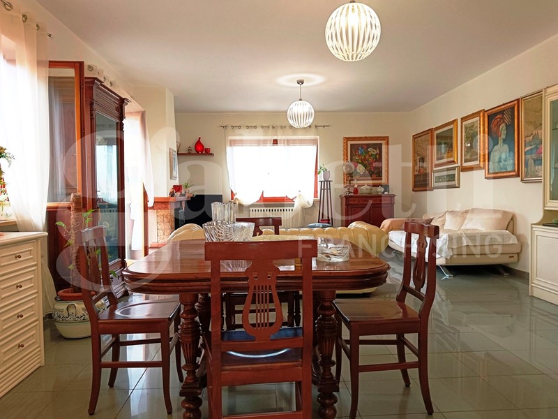 Appartamento in Vendita a Rende, 160'000€, 140 m²