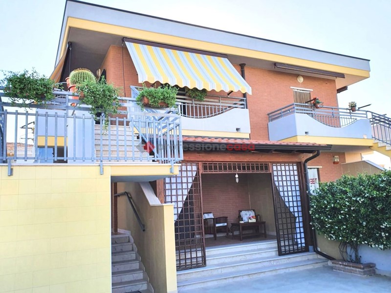 Villa bifamiliare in Vendita a Campomarino, 278'000€, 100 m², arredato