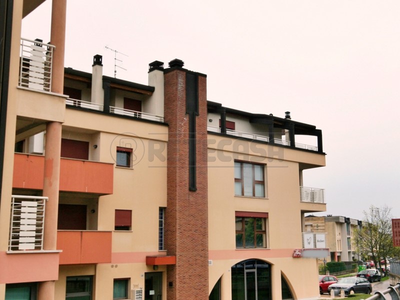 Ufficio in Vendita a Arzignano, 185'000€, 140 m²