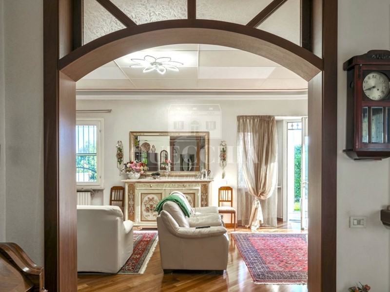 Appartamento in Vendita a Desenzano del Garda, 730'000€, 200 m², arredato, con Box