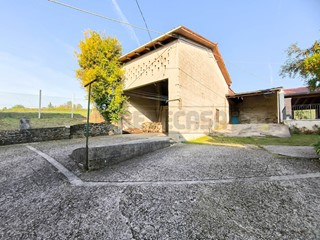 Rustico in Vendita a Breganze, 60'000€, 200 m²