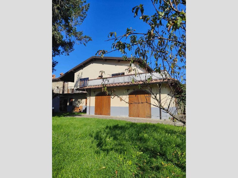 Casa Indipendente in Vendita a Villafranca in Lunigiana, 300'000€, 260 m²