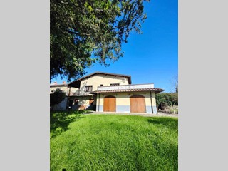Casa Indipendente in Vendita a Villafranca in Lunigiana, 300'000€, 260 m²
