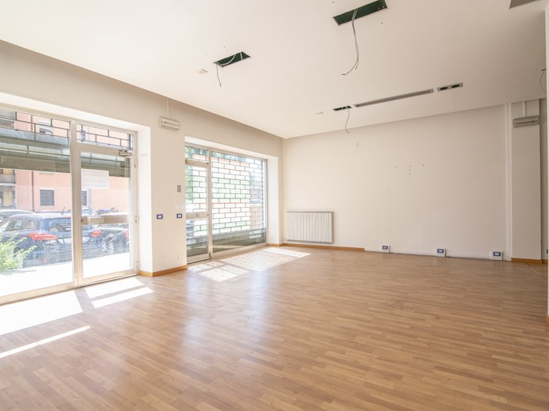 Ufficio in Vendita a Piacenza, zona Farnesiana, 119'000€, 142 m²