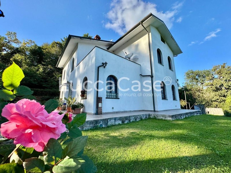 Villa in Vendita a Capannori, zona Pieve di Compito, 590'000€, 147 m², arredato