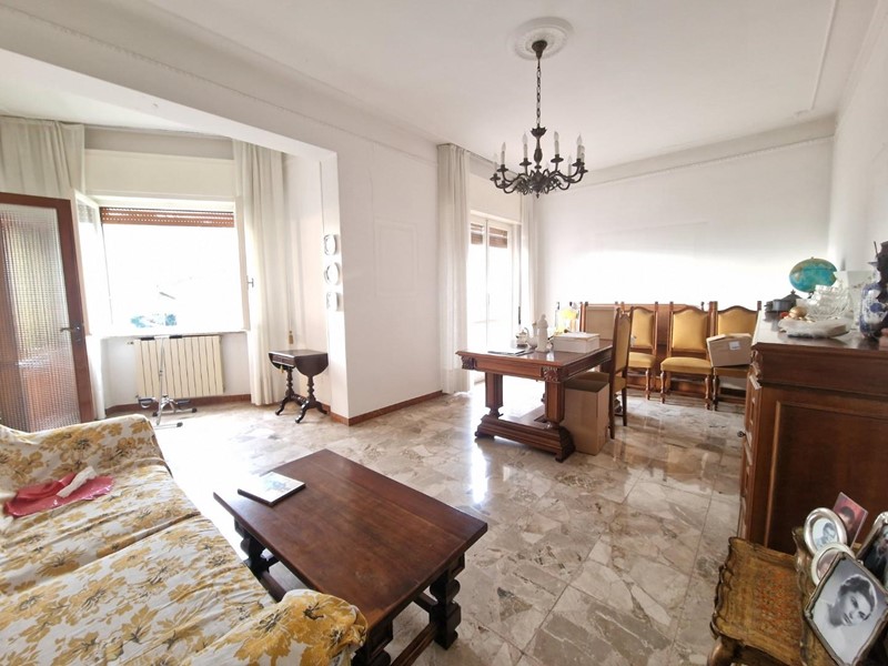 Appartamento in Vendita a Carrara, 148'000€, 100 m²