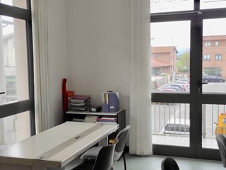 Ufficio in Vendita a San Giuliano Terme, zona San Martino a Ulmiano, 85'000€, 90 m²