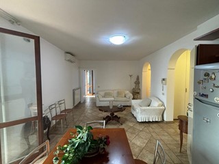 Trilocale in Vendita a Empoli, 295'000€, 80 m², con Box