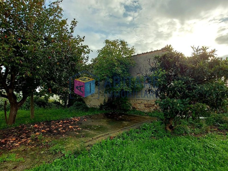 Villa in Vendita a Santa Luce, zona Pieve di Santa Luce, 160'000€, 169 m², arredato