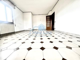 Appartamento in Vendita a Sarzana, 290'000€, 150 m²