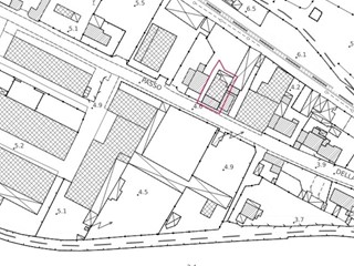 Capannone in Vendita a Carrara, zona Avenza, 60'000€, 190 m²