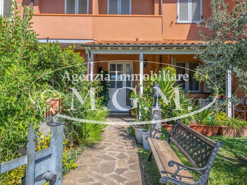 Villetta a schiera in Vendita a Buti, zona La Croce, 263'000€, 135 m²