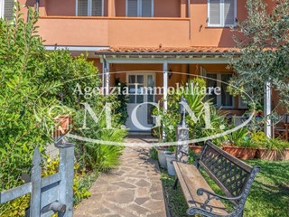 Villetta a schiera in Vendita a Buti, zona La Croce, 263'000€, 135 m²