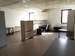Ufficio in Affitto a Capannori, zona Guamo, 390€, 50 m²