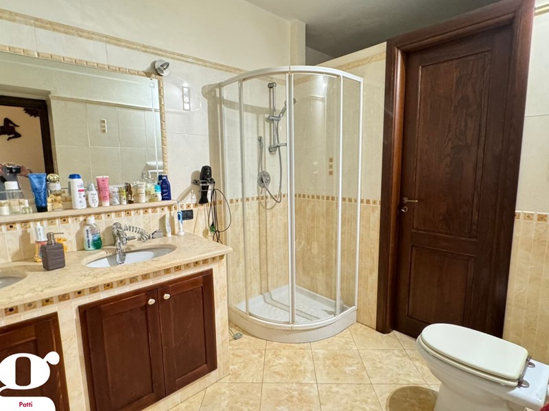 Quadrilocale in Vendita a Patti, 95'000€, 150 m², arredato