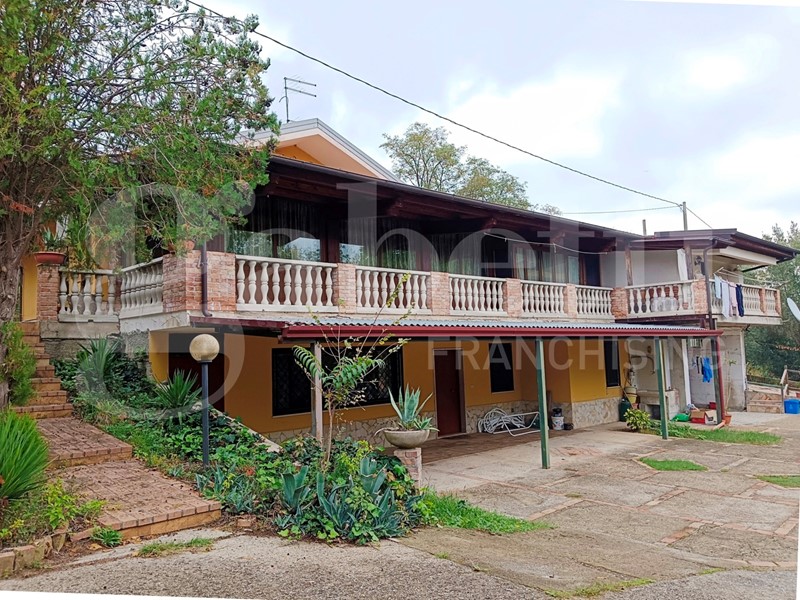 Villa in Vendita a Rende, 340'000€, 300 m²