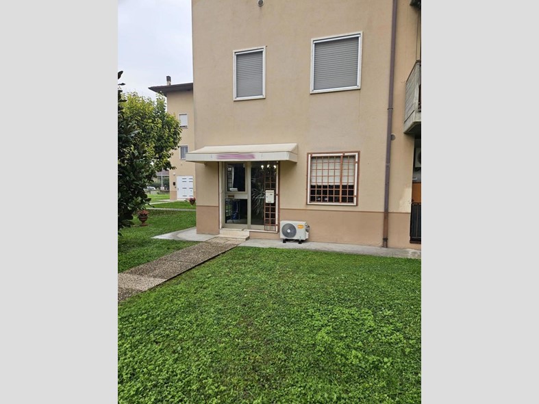 Negozio in Vendita a Villafranca di Verona, 45'000€, 45 m²