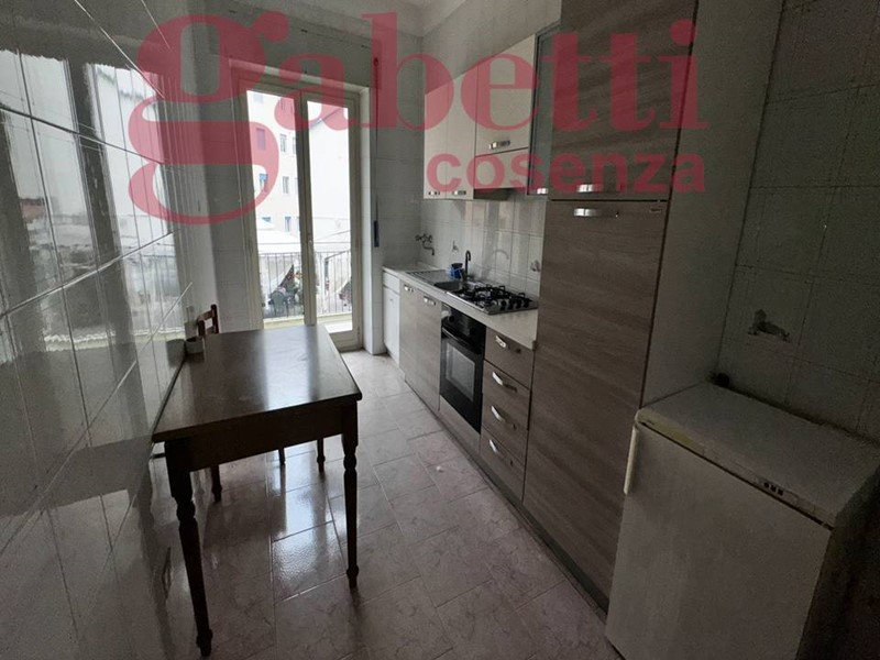 Quadrilocale in Vendita a Cosenza, 112'000€, 147 m²