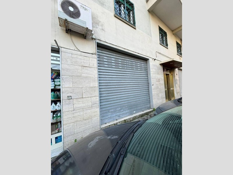 Immobile commerciale in Affitto a Torre Annunziata, 450€, 33 m²