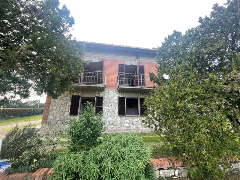 Casa Indipendente in Vendita a Magione, zona Montemelino, 139'000€, 220 m², con Box