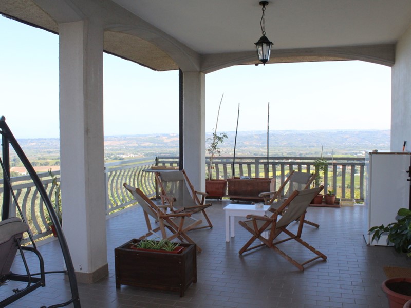 Appartamento in Affitto a Santa Maria Imbaro, 650€, 150 m², arredato