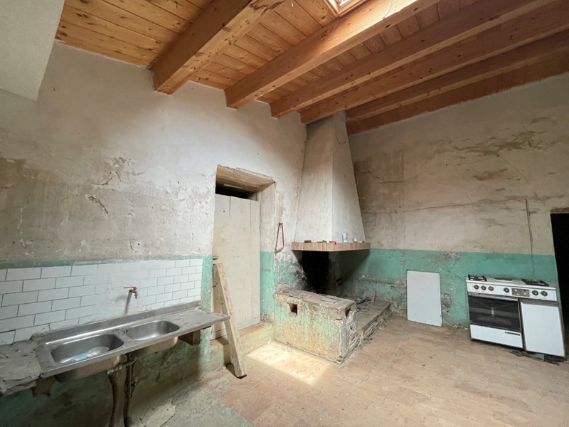 Rustico in Vendita a Ancona, 300'000€, 88000 m²