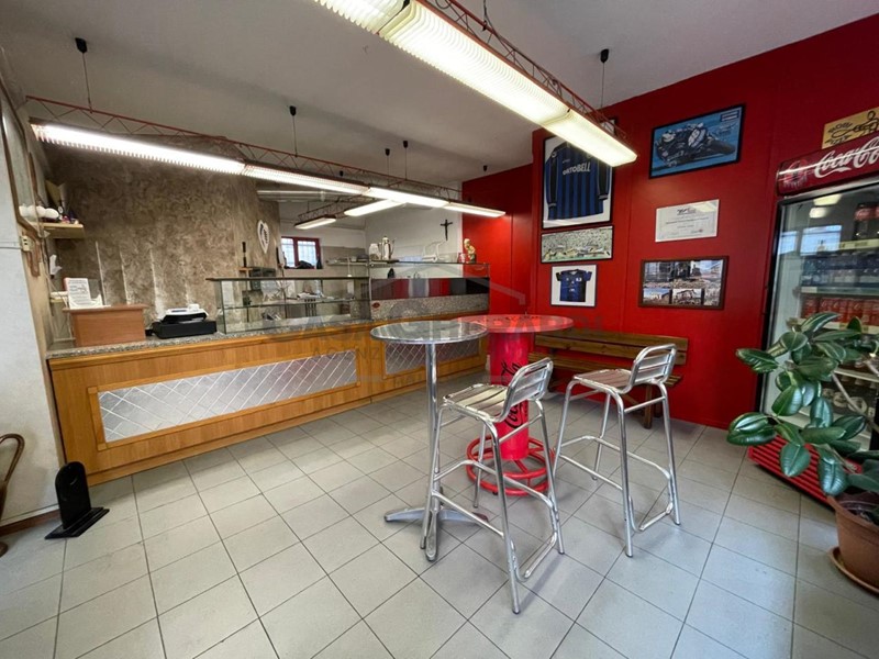 Attività commerciale in Vendita a Treviolo, 45'000€, 60 m², arredato