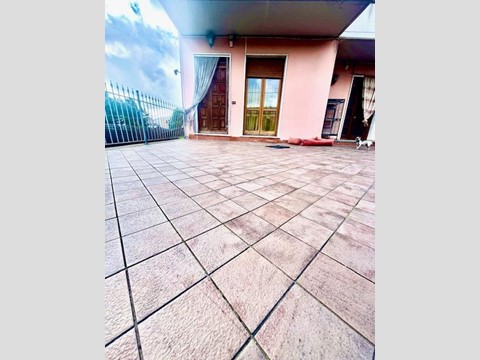 Appartamento in Vendita a Sarzana, 290'000€, 150 m²