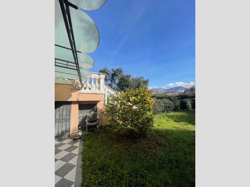 Casa Semi Indipendente in Vendita a Carrara, 410'000€, 160 m²