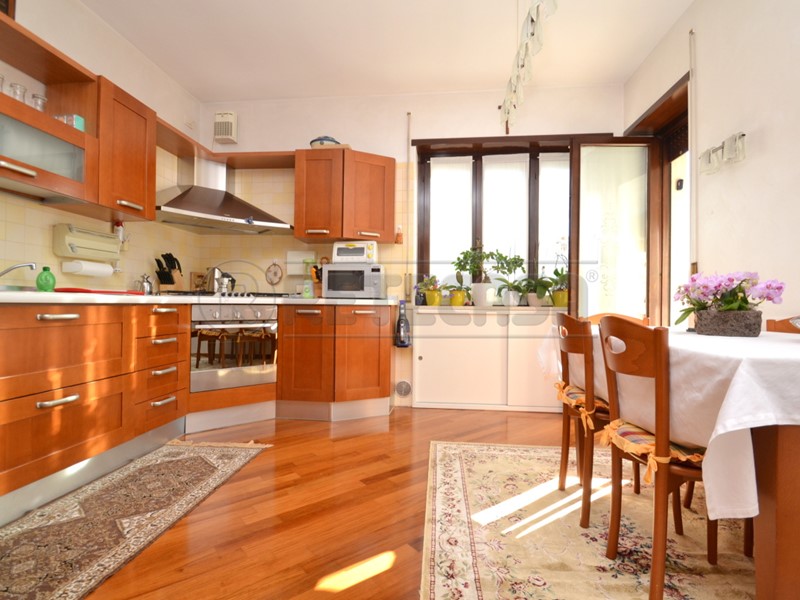 Appartamento in Vendita a Valdagno, 270'000€, 156 m², con Box