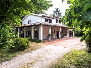 Casa Indipendente in Vendita a Offagna, 530'000€, 300 m²