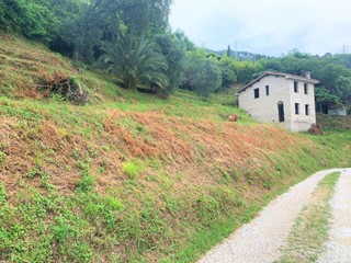 Villa in Vendita a Seravezza, 260'000&euro;, 80 m², arredato, con Box