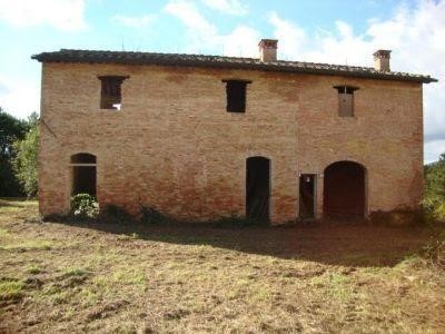 Casa di corte in Vendita a Pontedera, 750'000€, 630 m²