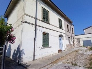 Casa Semi Indipendente in Vendita a Cascina, zona Musigliano, 175'000€, 190 m², con Box