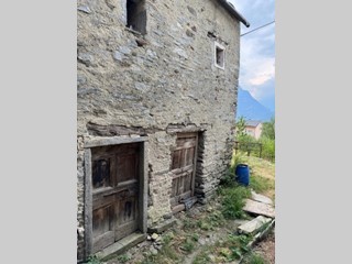 Casale in Vendita a Trontano, 12'000€, 90 m²