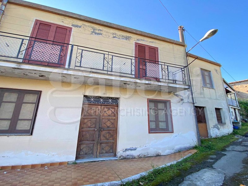 Casa Indipendente in Vendita a Librizzi, 33'000€, 150 m²