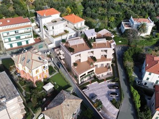Trilocale in Vendita a Celle Ligure, 450'000€, 90 m², con Box