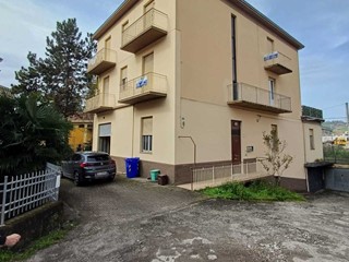 Immobile commerciale in Vendita a Fornovo di Taro, 35'000&euro;, 220 m²