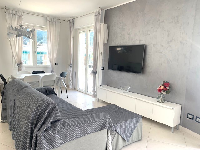 Appartamento in Affitto a Alassio, 1'500€, 111 m², arredato