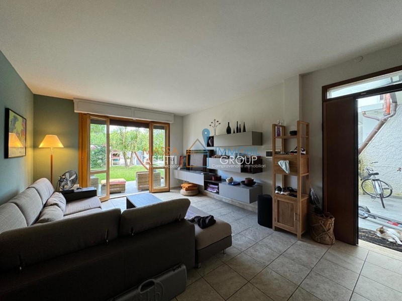 Casa Semi Indipendente in Vendita a Montignoso, 200 m²